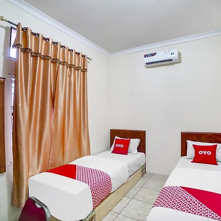 Oyo 91199 Felicia Homestay Medan Exterior foto