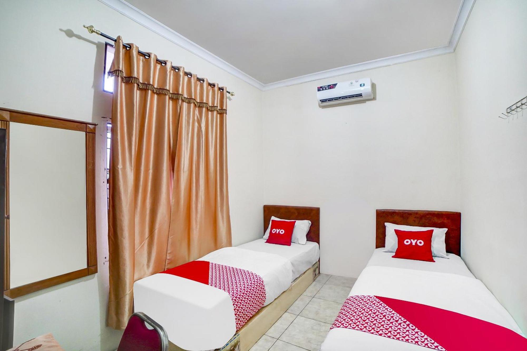 Oyo 91199 Felicia Homestay Medan Exterior foto