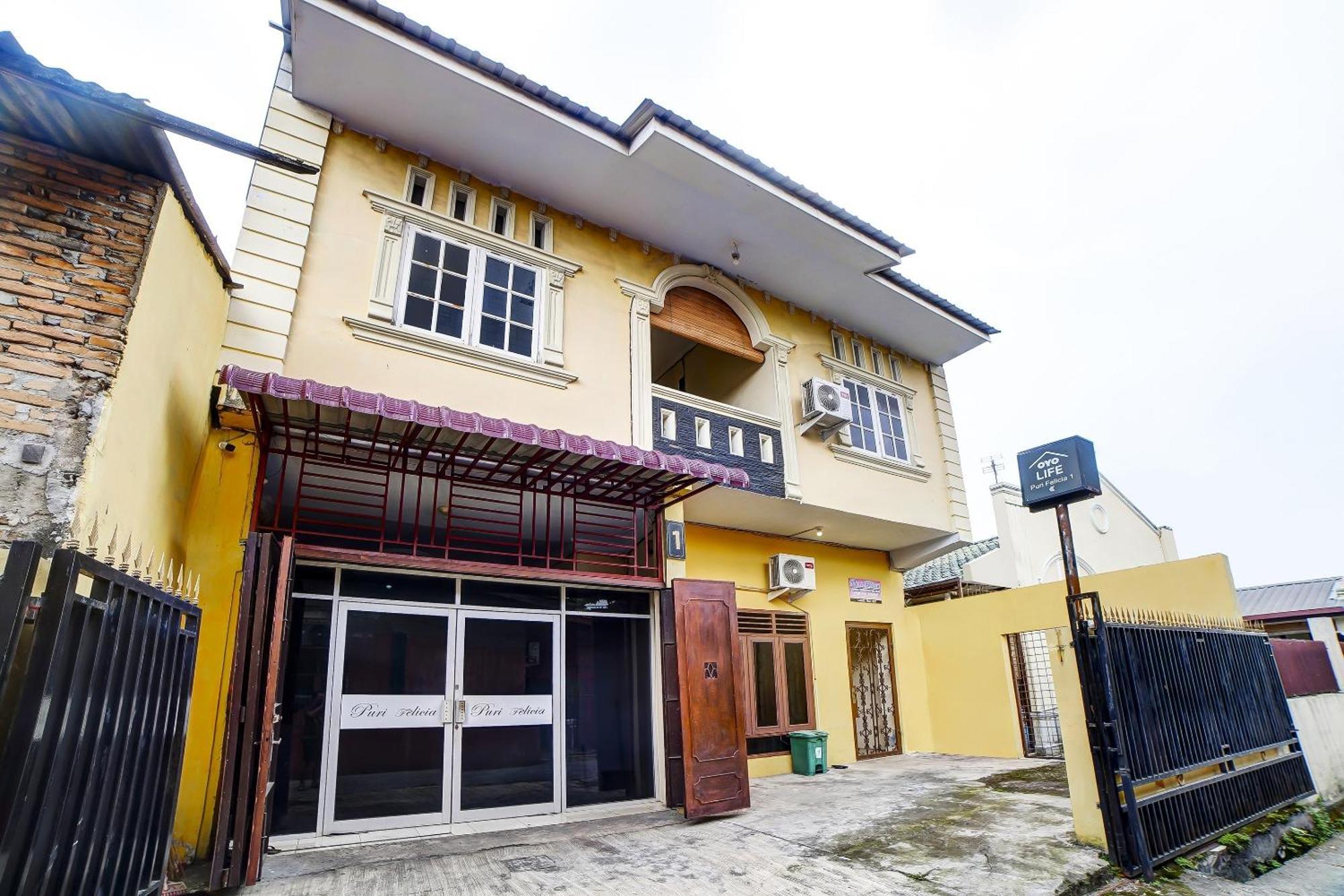 Oyo 91199 Felicia Homestay Medan Exterior foto