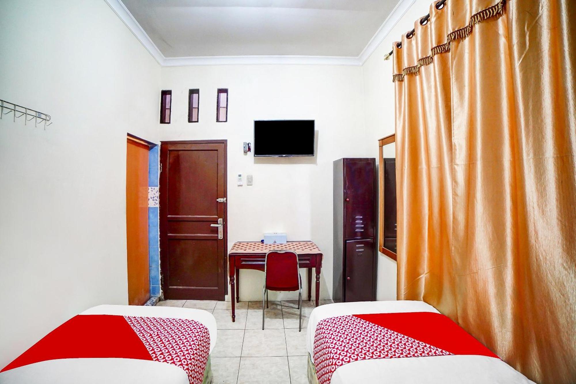 Oyo 91199 Felicia Homestay Medan Exterior foto