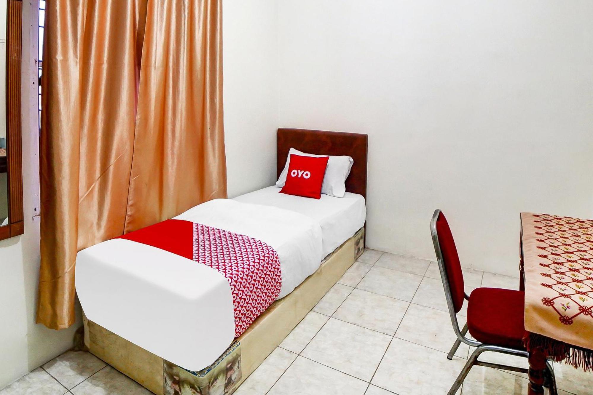Oyo 91199 Felicia Homestay Medan Exterior foto