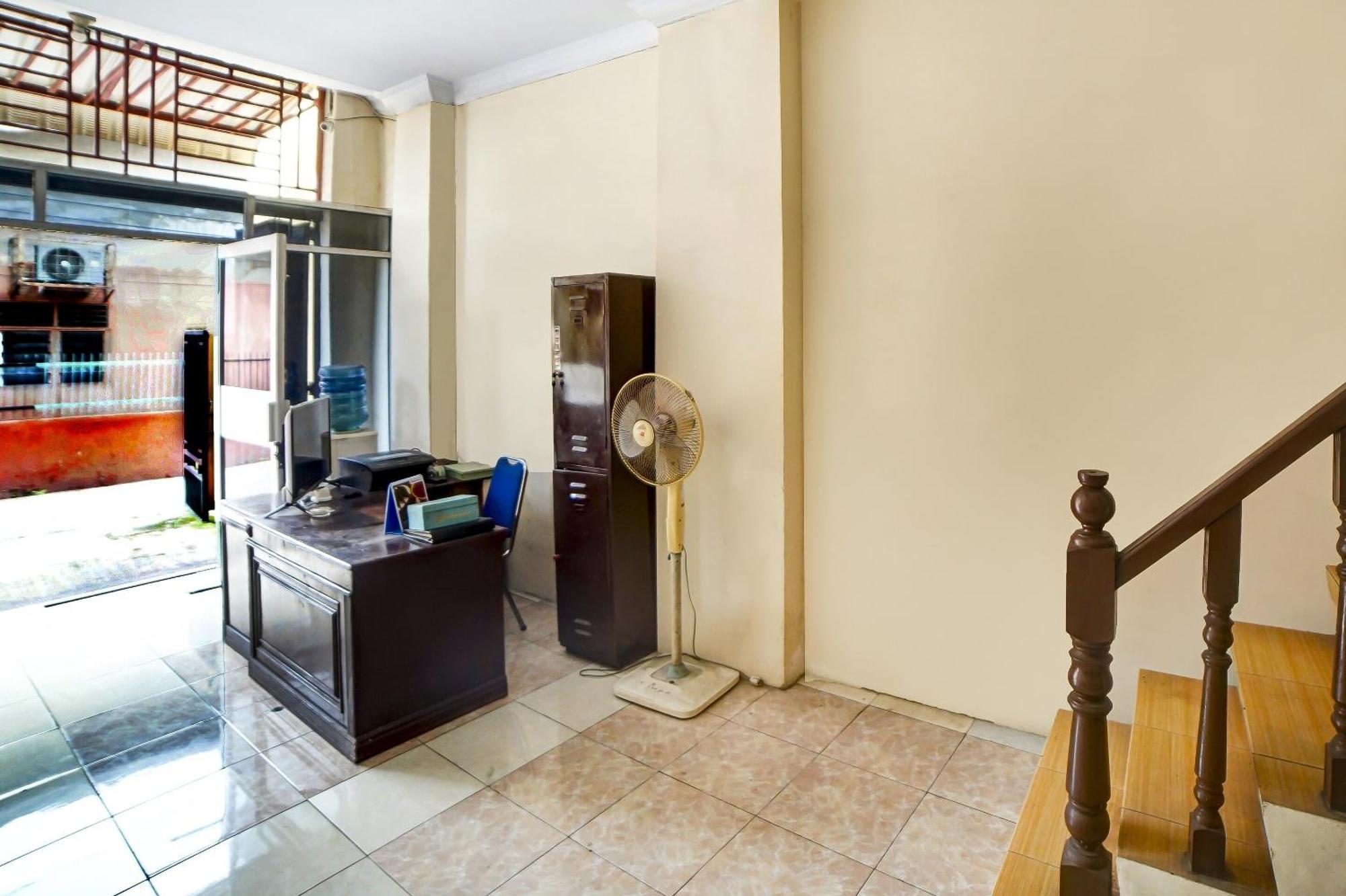 Oyo 91199 Felicia Homestay Medan Exterior foto